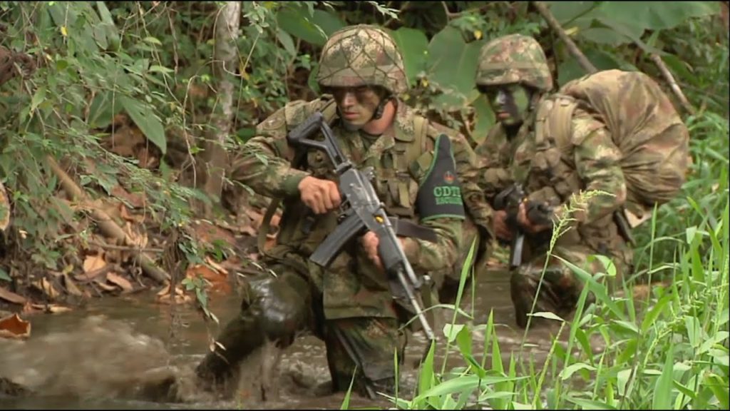 Mataron cuatro militares cuando bajan de helicóptero en Cáceres, Antioquia