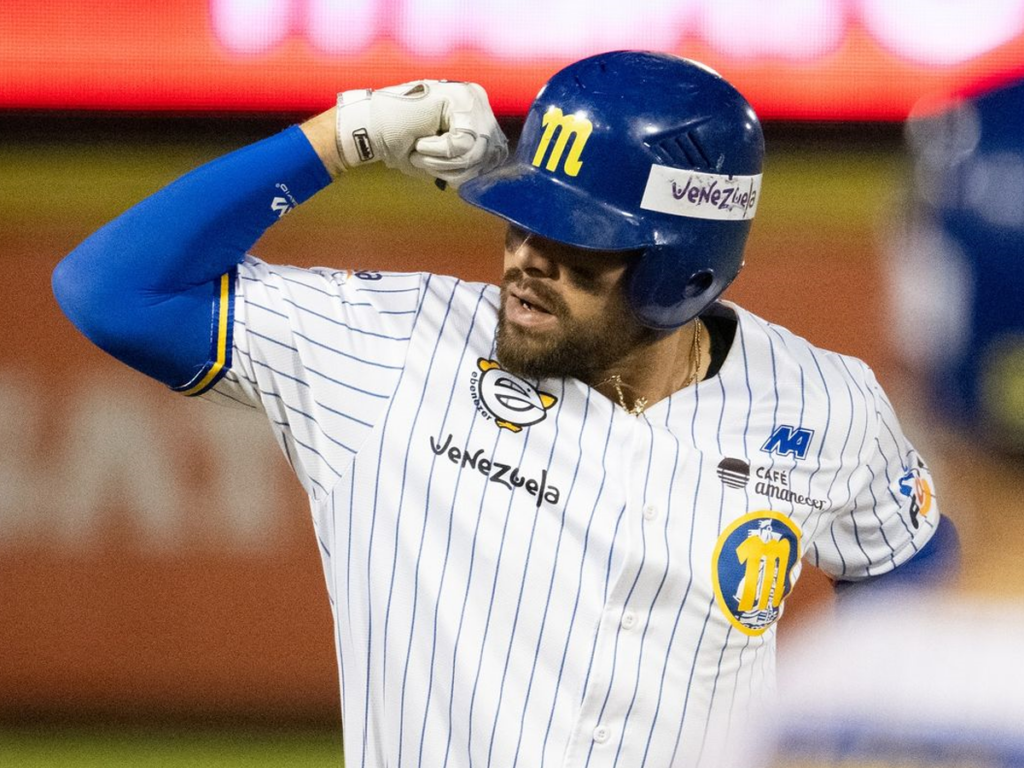 Renato Núñez le dio el triunfo a Magallanes con jonrón histórico