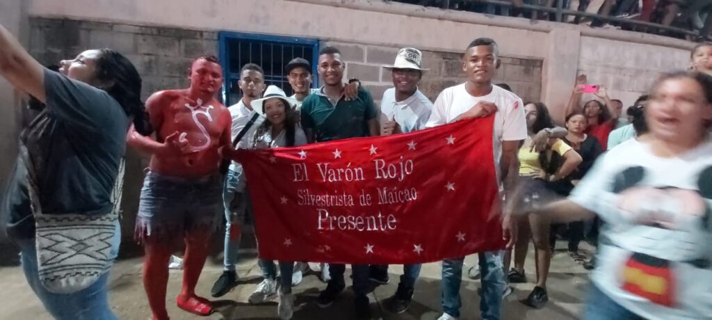 Seguidor de Silvestre Dangond causa sensación en Riohacha durante concierto