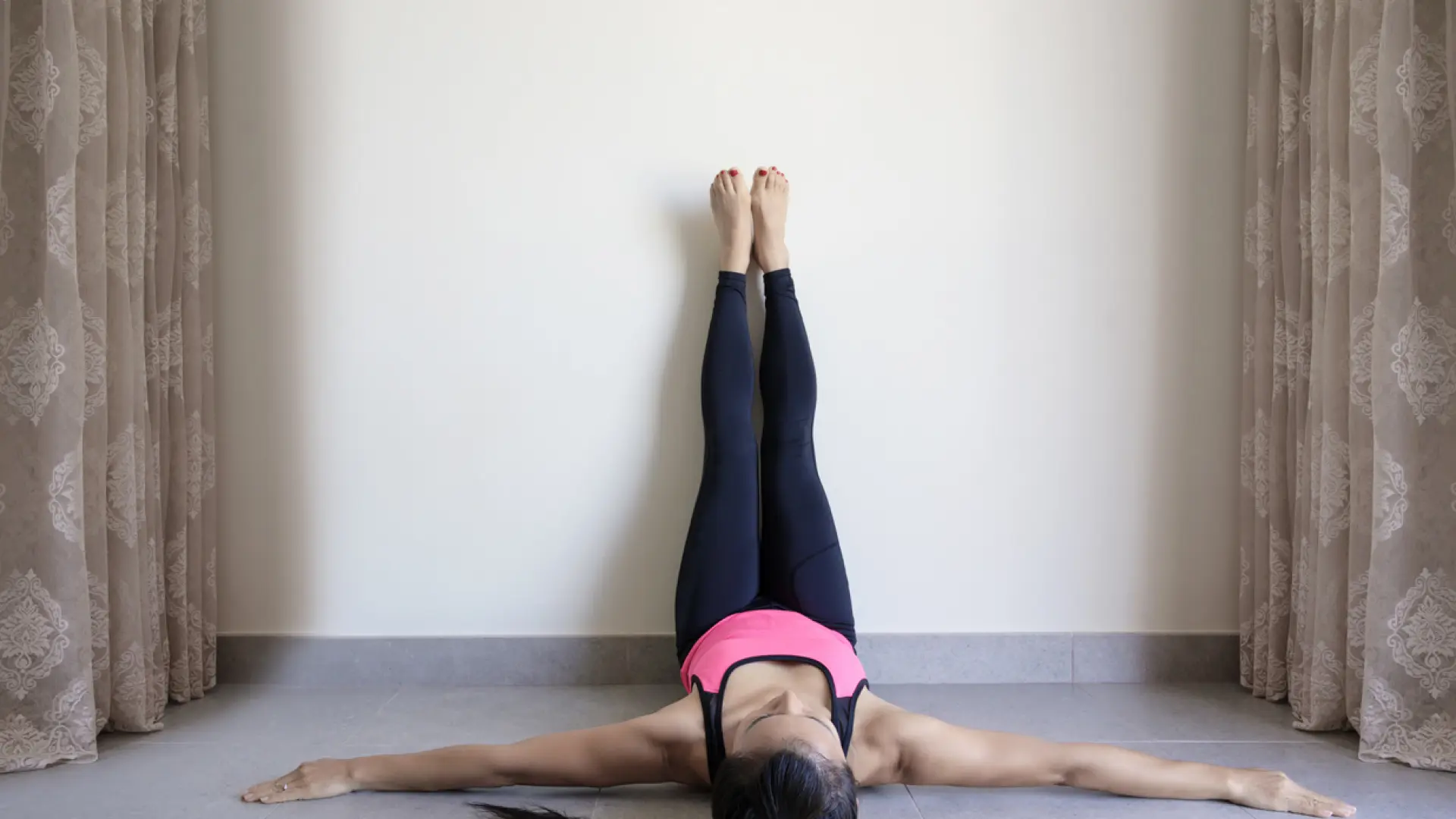 Los cinco ejercicios de pilates en pared que aumentan la flexibilidad y tonifican todo el cuerpo