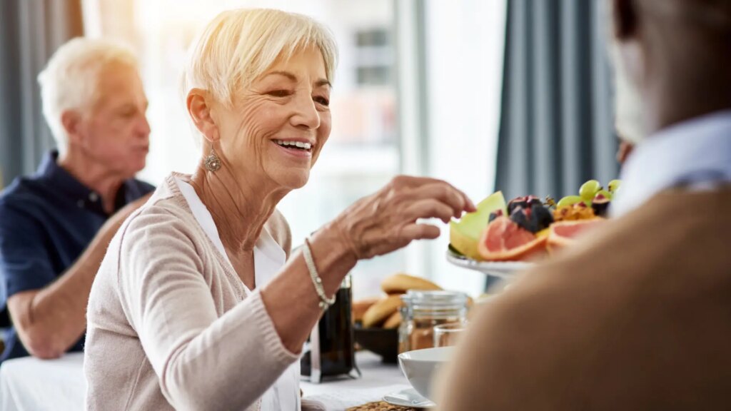 Los dos alimentos que ayudan a alargar tu esperanza de vida hasta los 100 años, según este experto en longevidad