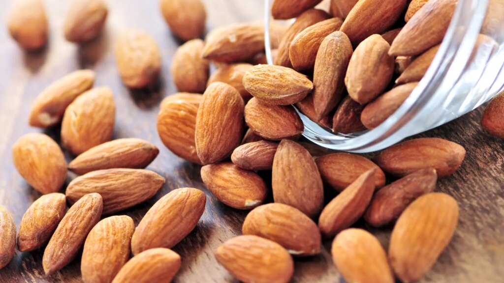 Los tres frutos secos que potencian la producción de colágeno