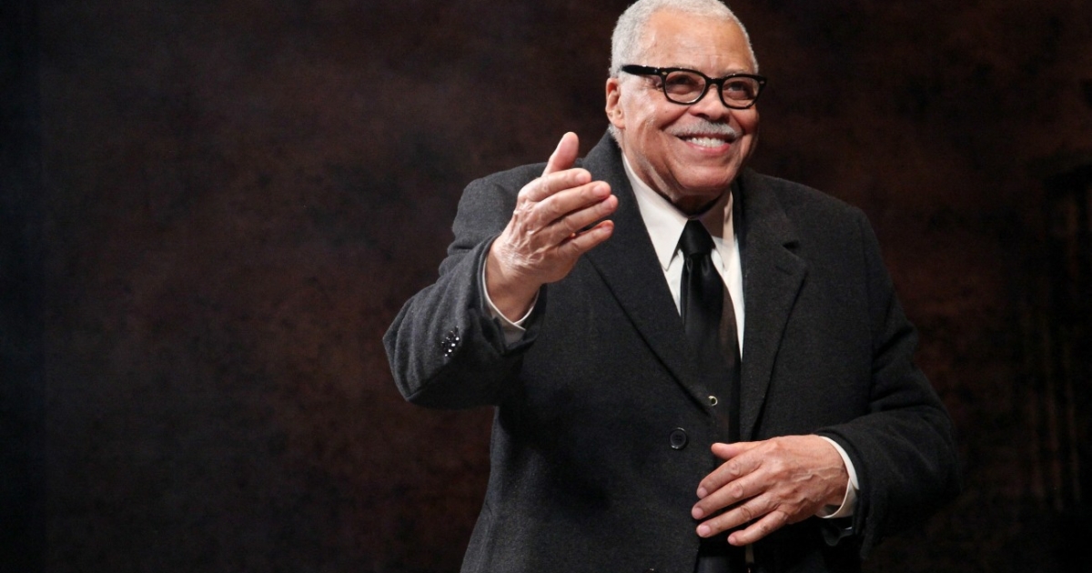Murió James Earl Jones, la voz de Mufasa en El rey león