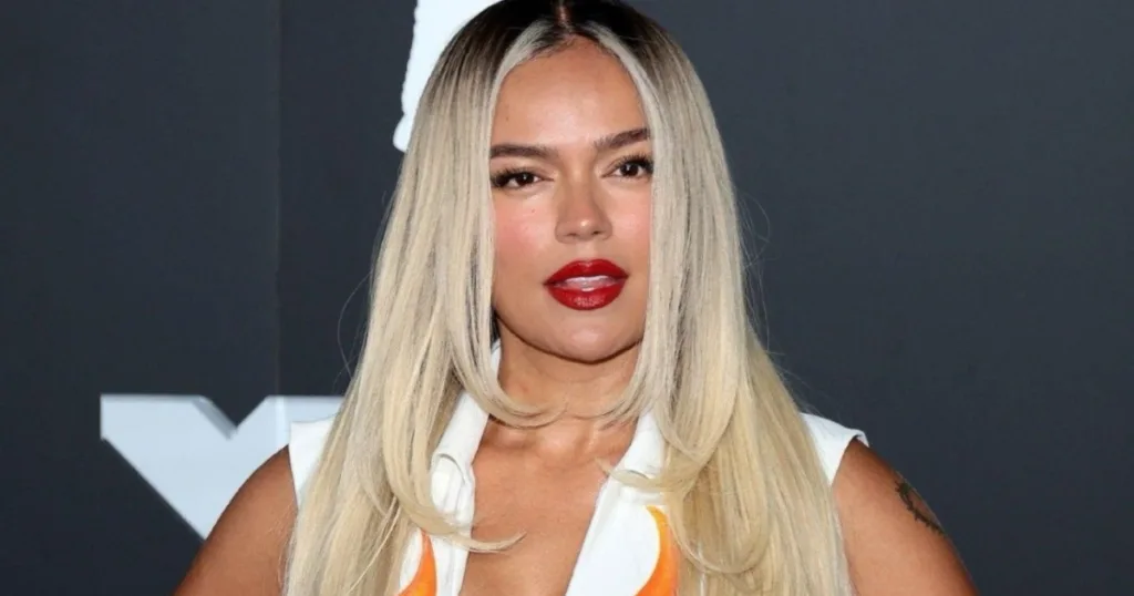 ¿Cuánto costó el vestido de Karol G en los VMA´S?