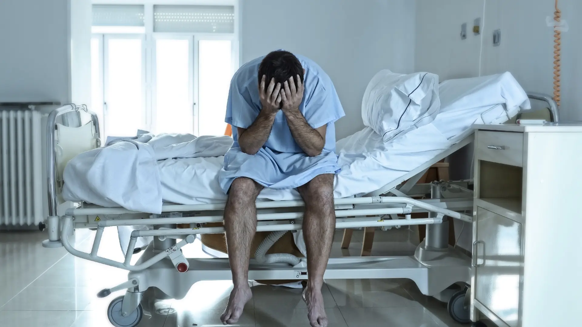 ¿Por qué aumentan los casos en los adultos jóvenes?