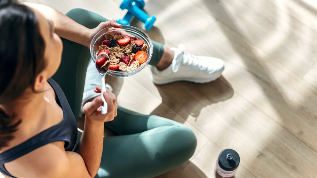 El tipo de dieta que se asocia con un mejor control del azúcar en la sangre y con la pérdida de grasa, según la ciencia