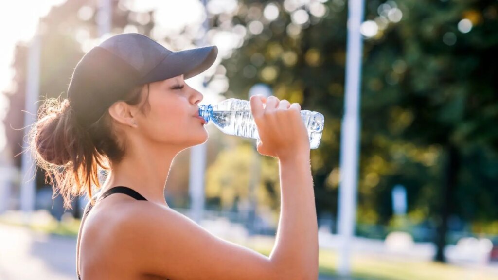 Es la mejor bebida para tomar después de hacer ejercicio: hidrata y aporta energía