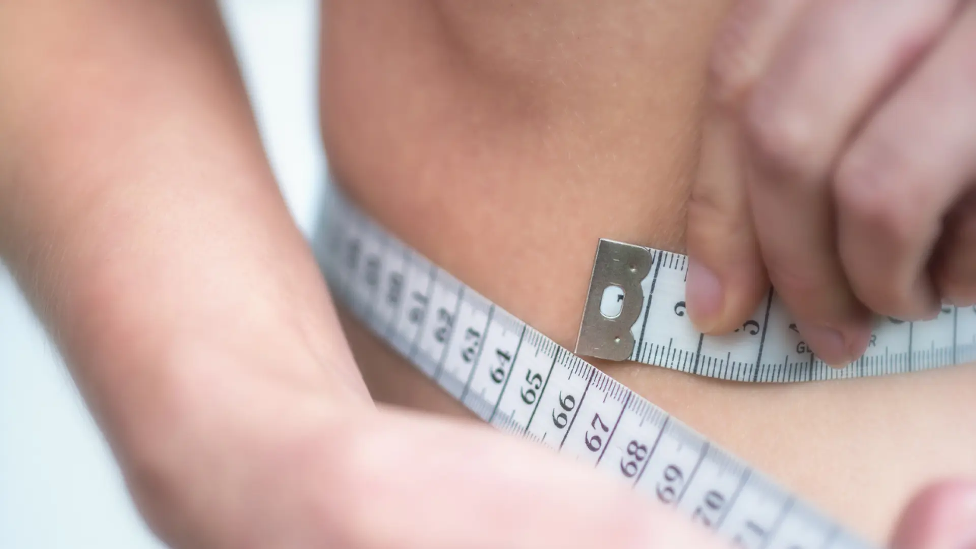 la grasa abdominal es un mejor indicador del riesgo para la salud