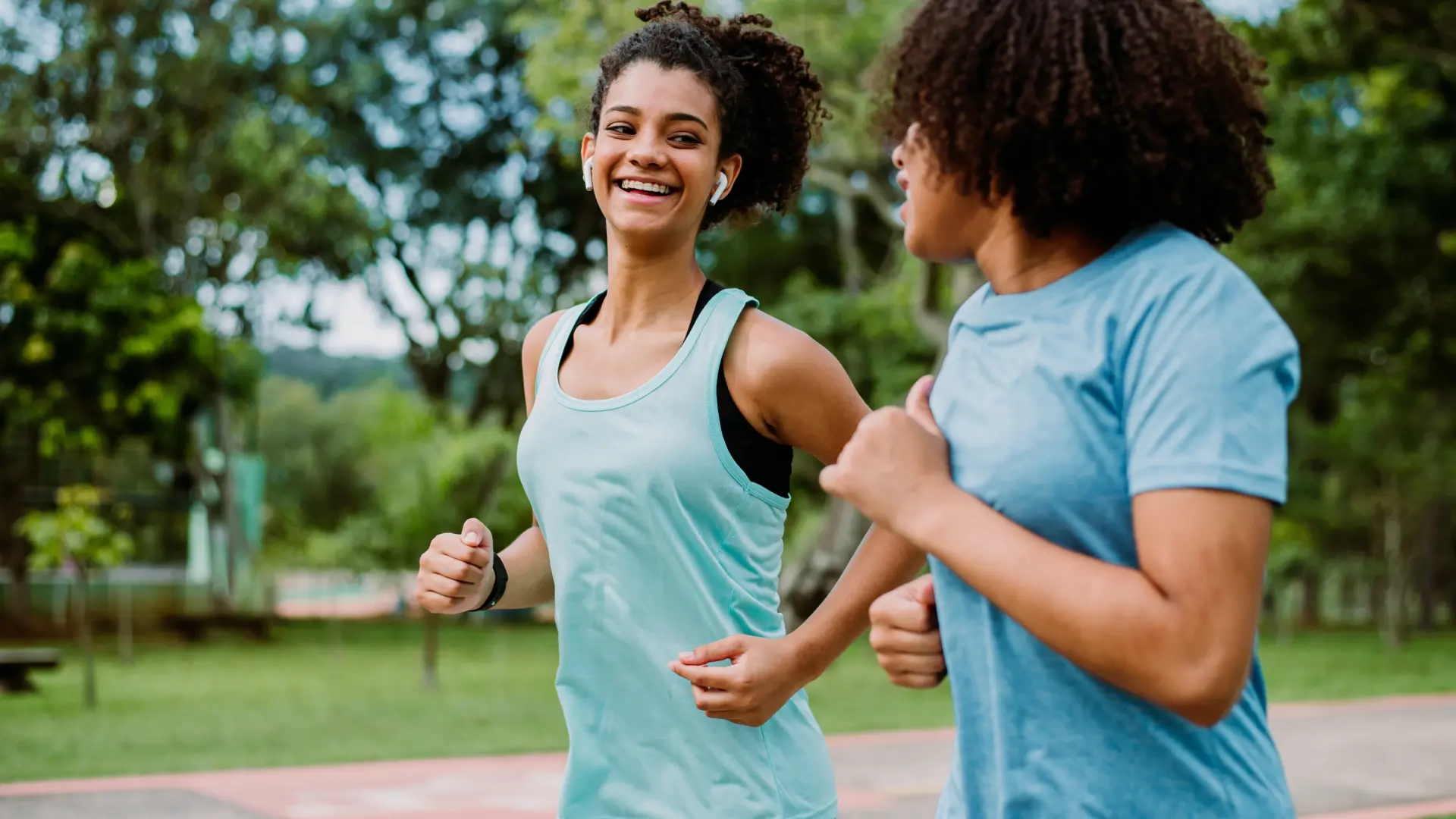 Correr una sola vez durante media hora mejora el metabolismo de la glucosa en los jóvenes, según un estudio