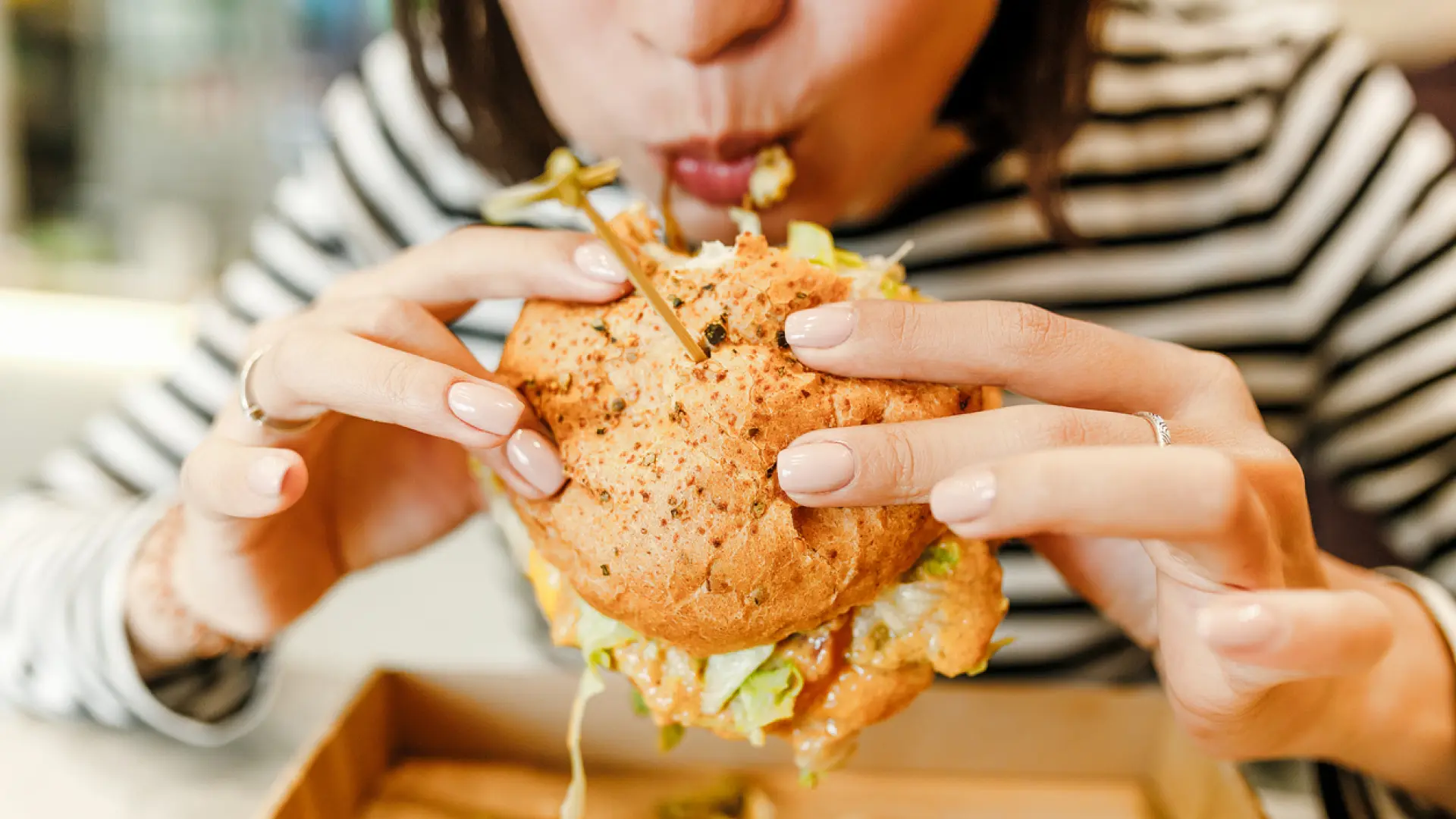 Esto es lo que deberías eliminar de tu dieta según un experto en salud cerebral