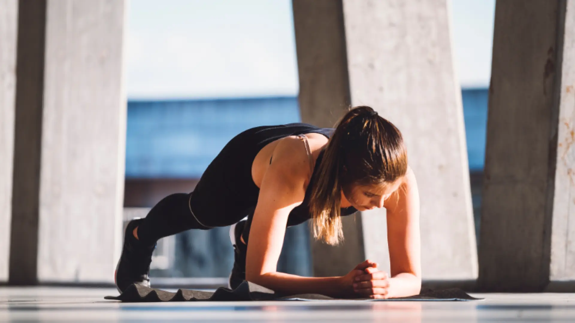 Los dos ejercicios que recomienda Harvard para lograr un abdomen definido y tonificado