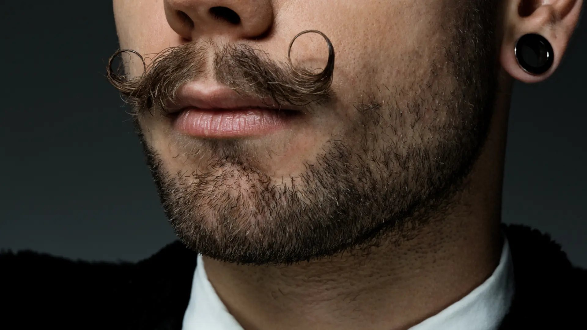 la campaña que anima a los hombres a dejarse bigote en noviembre para luchar contra los cánceres masculinos