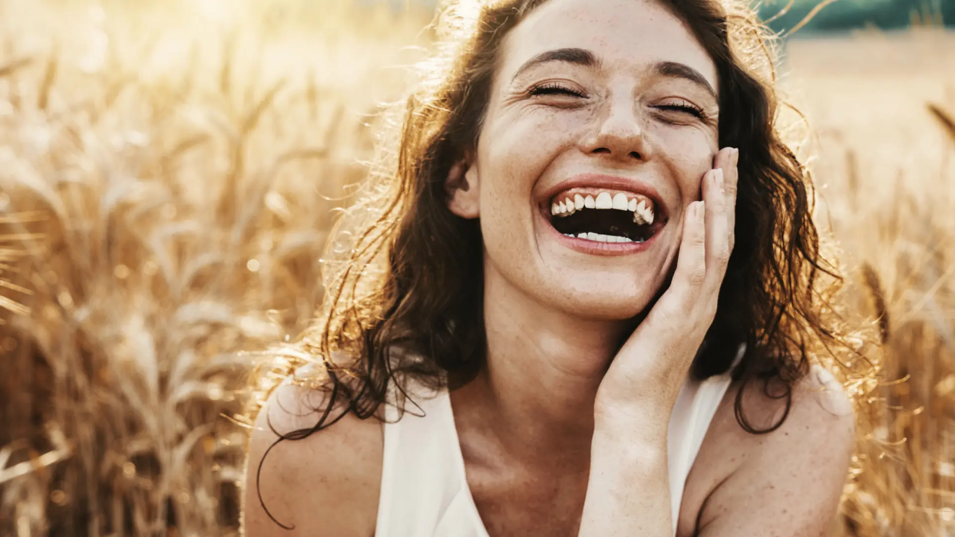 ¿Es la serotonina la 'molécula de la felicidad'? Qué dice la ciencia sobre su papel en nuestro estado de ánimo