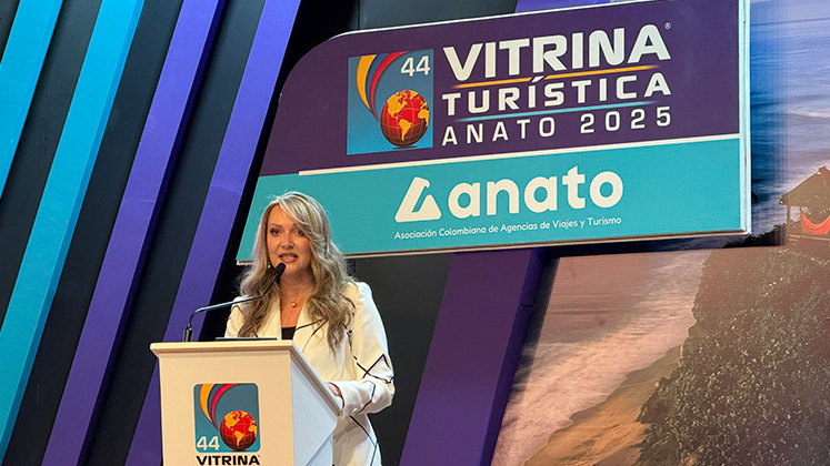 Paula Cortés al inaugurar la Vitrina de Anato