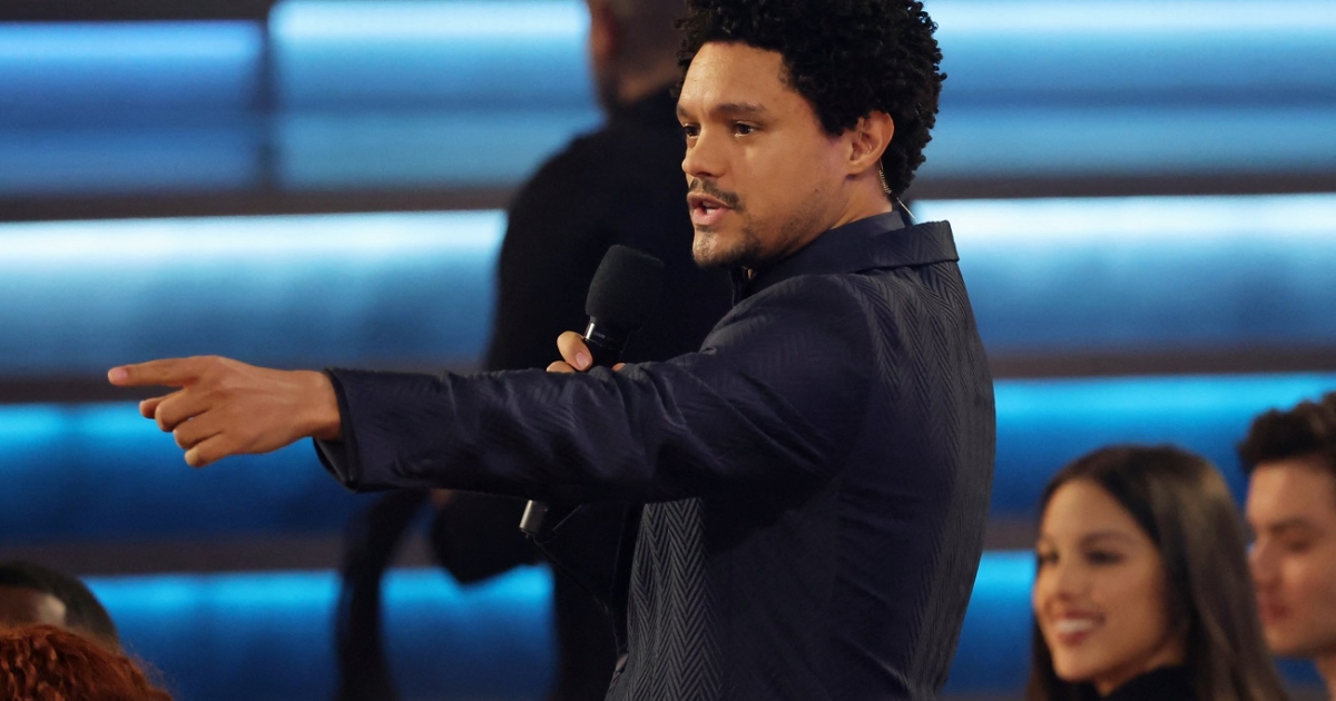 Qué dijo Trevor Noah de Shakira y Colombia en los Grammy