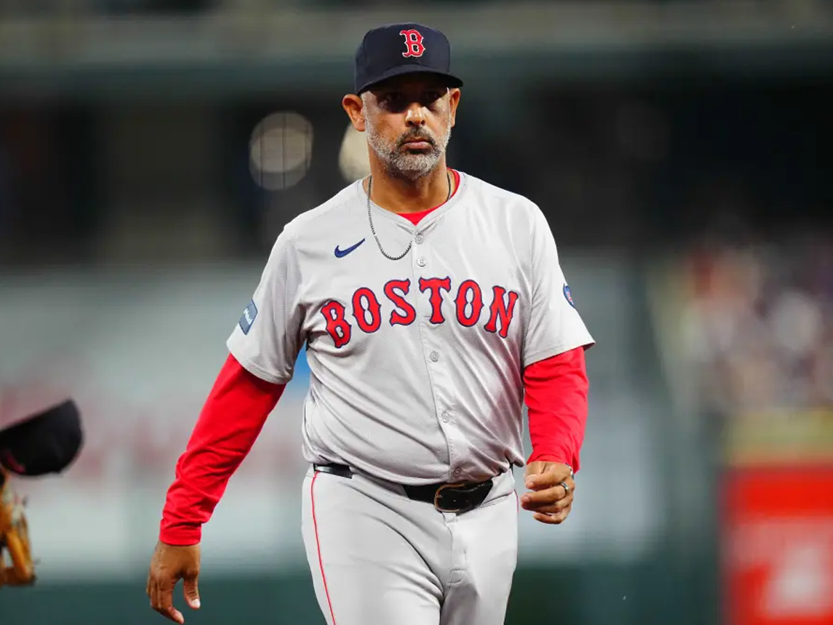 Alex Cora anuncia a su tercera base