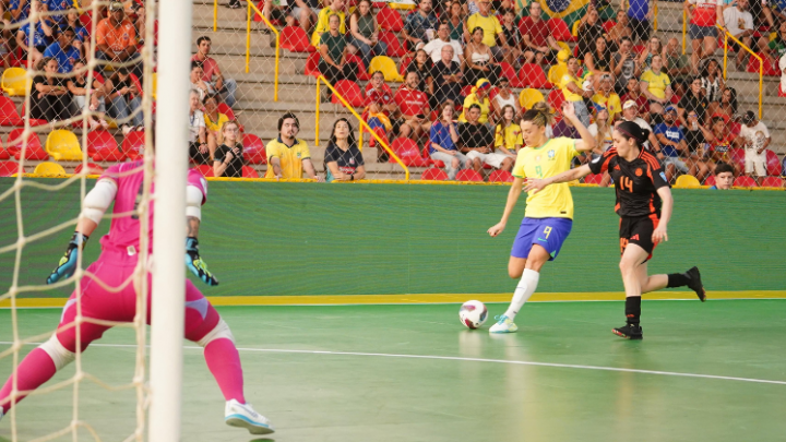 Colombia, a luchar por el cupo al Mundial de futsal femenino tras caer con Brasil en la semifinales de la Copa América