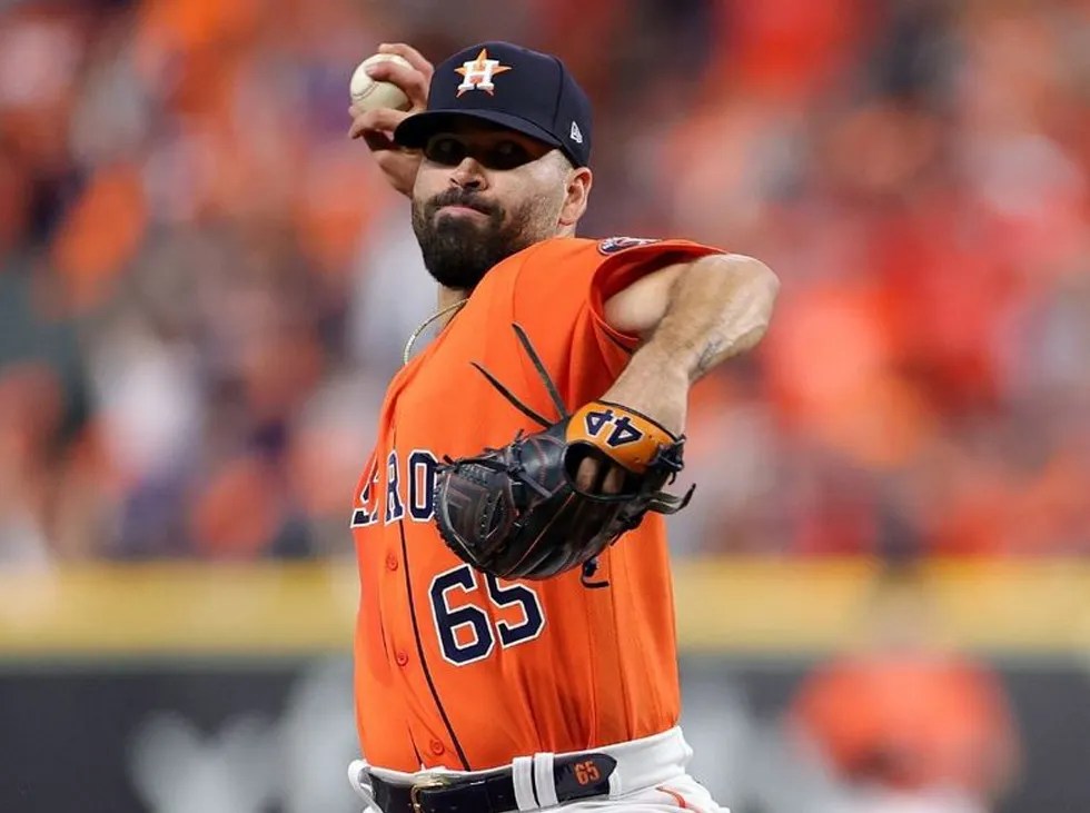 José Urquidy llegó a un acuerdo con los Tigres de Detroit