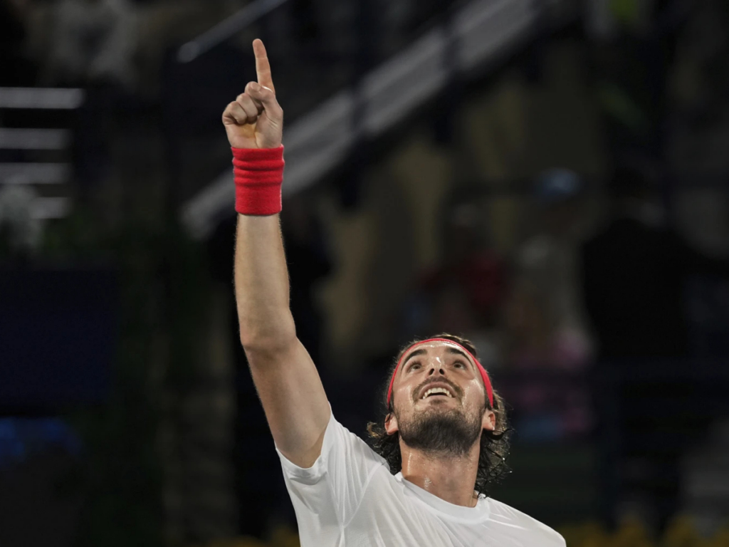 Tsitsipas frena racha en finales ATP 500 al ganar en Dubai