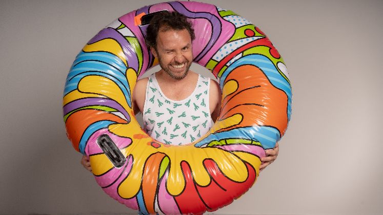 ‘El Paseo’ se sube al escenario con una comedia de enredos y sorpresas