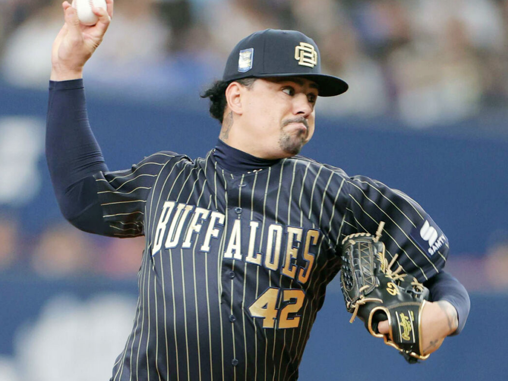 Andrés Machado firmó primer salvado del año en Japón