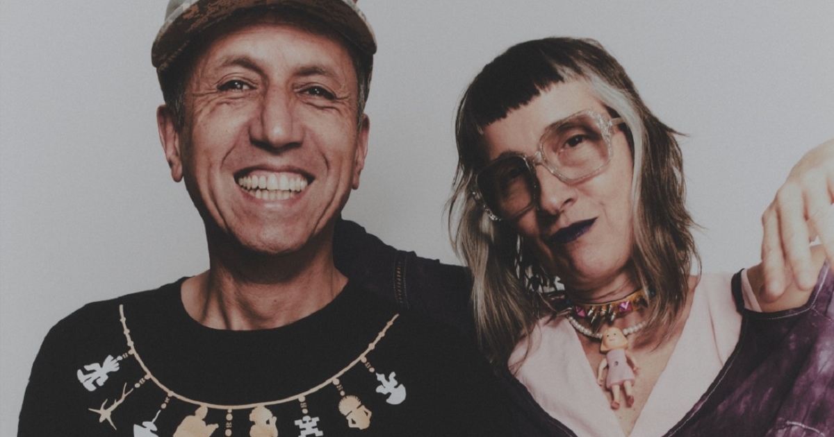 Aterciopelados lanza 'Ruana vs. Bikini' y anuncia concierto