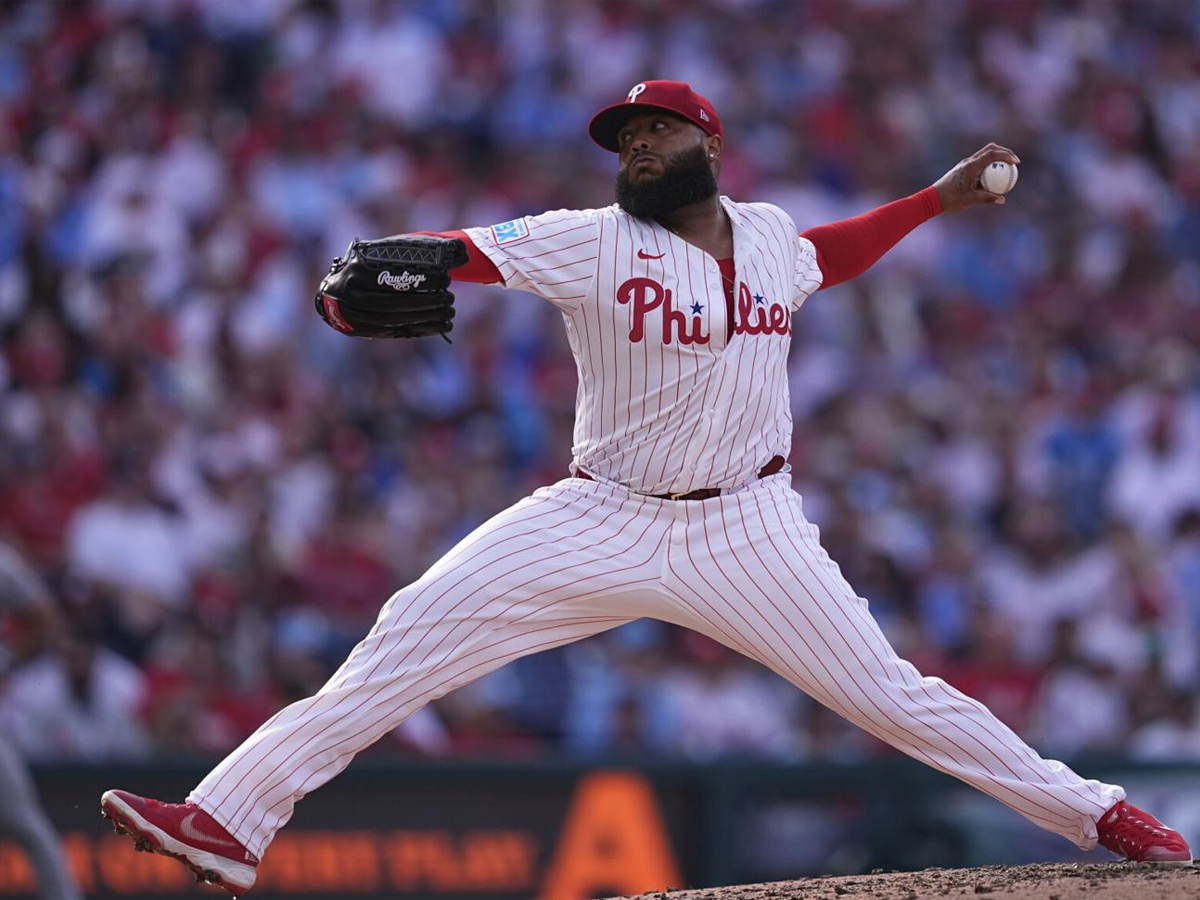 José Alvarado hizo de las suyas ante los Rockies