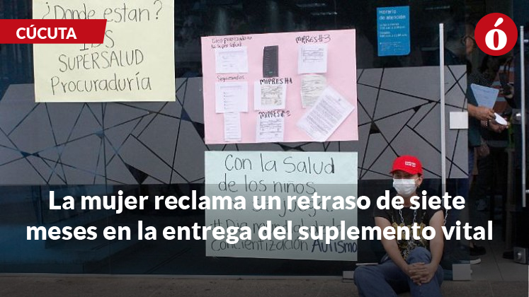 Madre encadenada exige entrega de medicamento para su hijo en Cúcuta