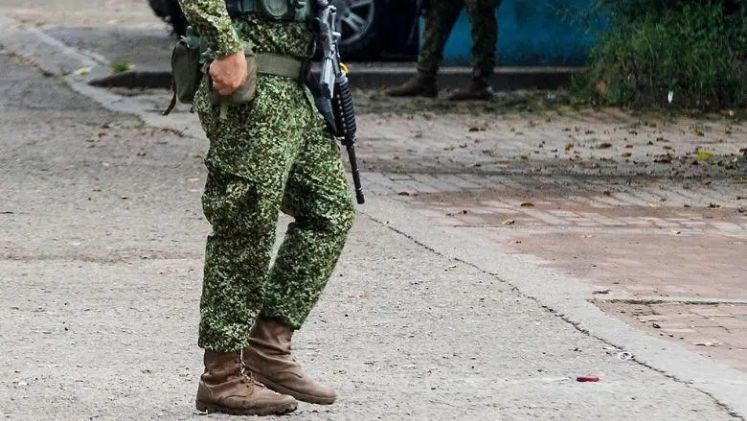 Suboficial del Ejército fue condenado a más de 10 años de prisión por golpear, asfixiar y dejar sin un ojo a su expareja