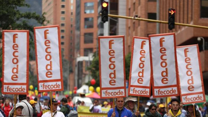 campañas en escuelas y plazas para apoyar la consulta popular