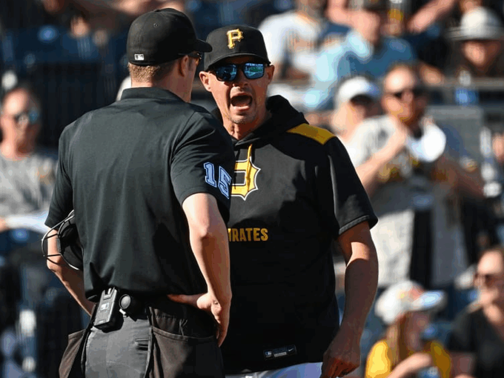 Manager de Piratas fue expulsado durante su segundo juego