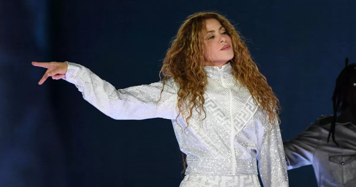 [Video] SHAKIRA sorprende al cantar 'Si Te Vas' en Phoenix