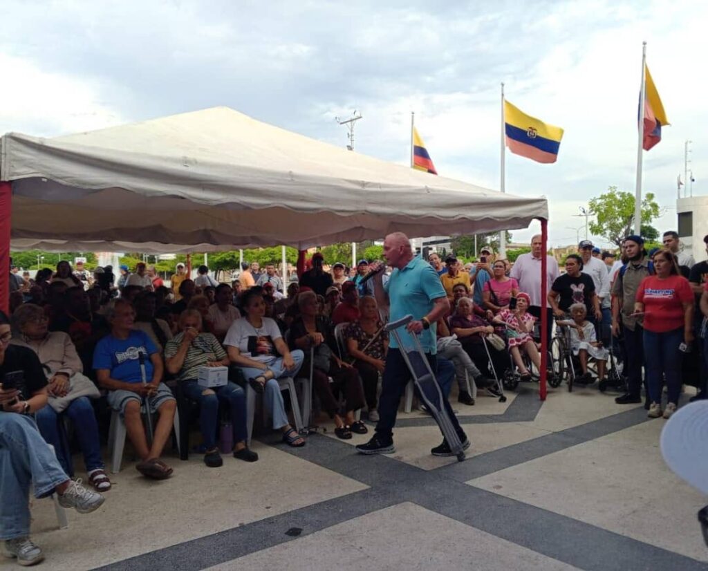 Di Martino: Tengo denuncias de que están desvalijando la sede de la alcaldía