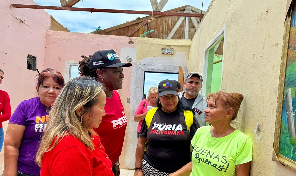 Gobernador Caldera atiende parroquias afectadas por vientos en Maracaibo