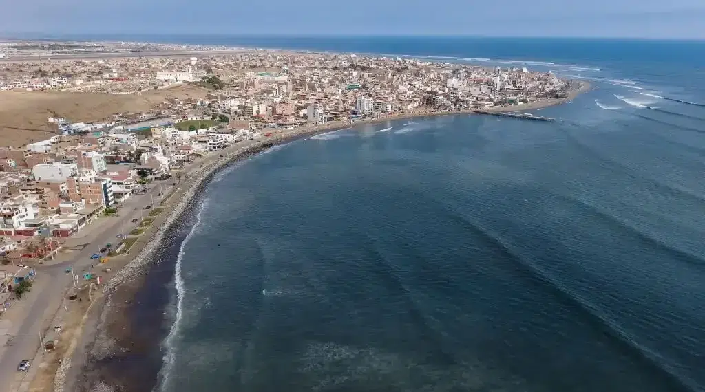 Levantan alertas de tsunami en el Pacífico tras potente sismo