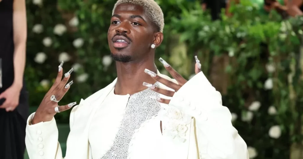 Lil Nas X hospitalizado tras posible sobredosis