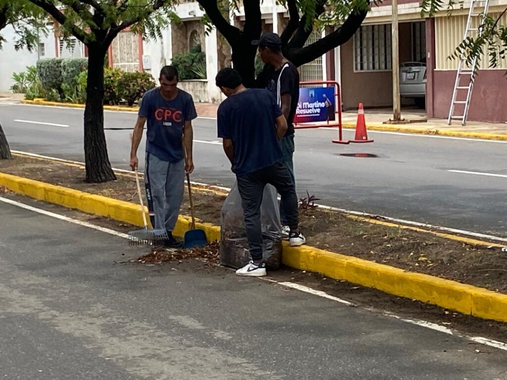 Con un despliegue «récord», la Alcaldía de Maracaibo recupera la plaza Danelo Badell