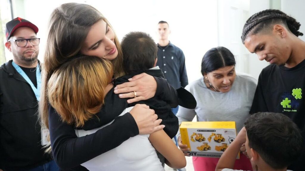 Presidente Maduro logra el regreso de tres niños venezolanos al país