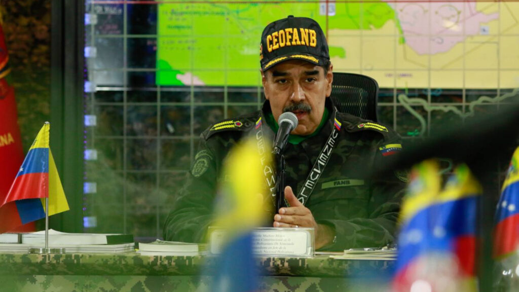 Maduro denuncia a la CIA y sentencia: El pueblo está firmemente unido para defender el derecho de la patria