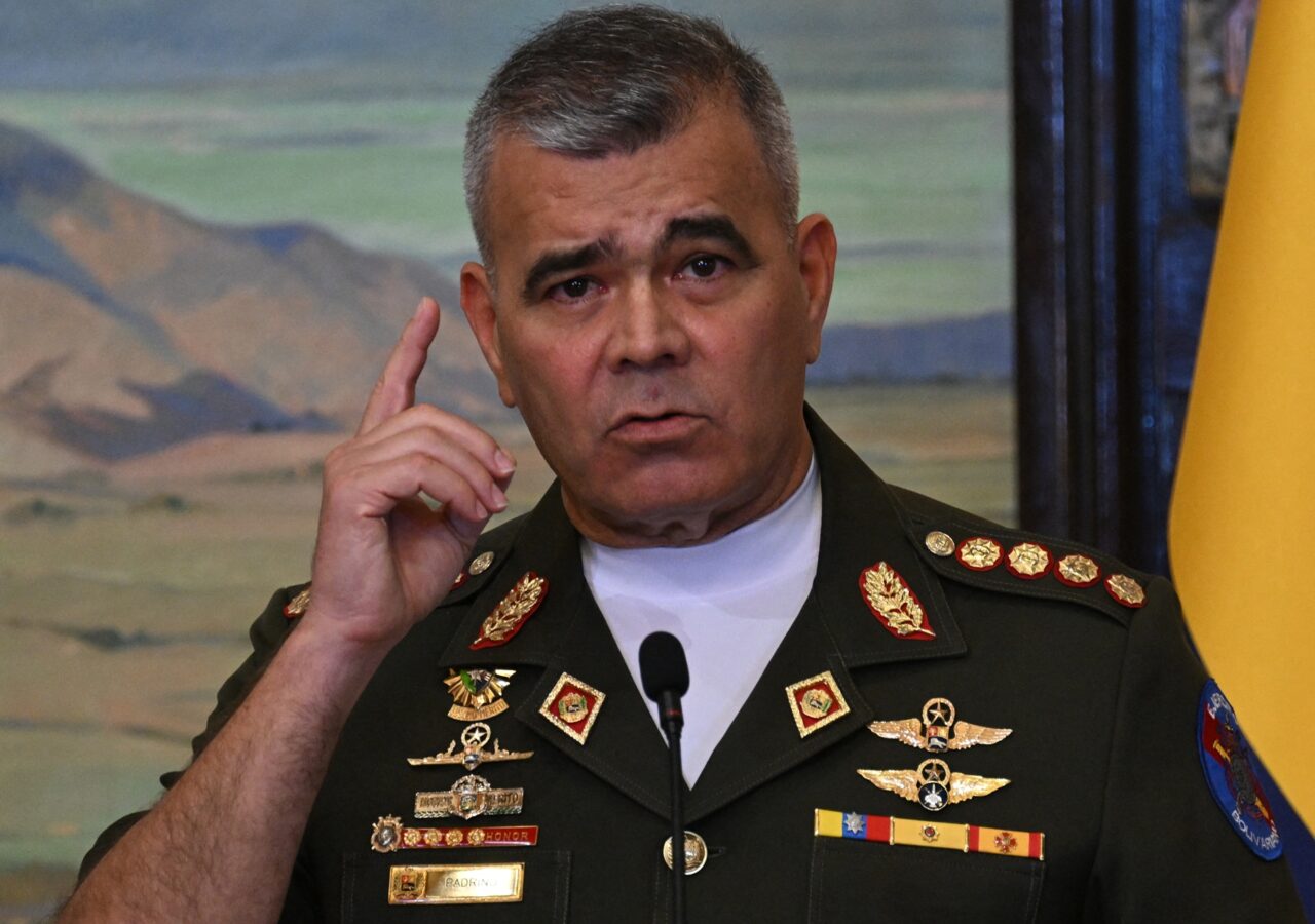 Padrino López a EE. UU.: «No cometan un error de cálculo al agredir militarmente a Venezuela»