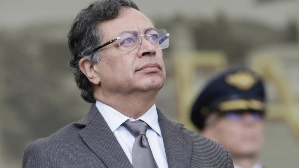 Petro rechaza operaciones militares en el Caribe y aboga por el diálogo político en Venezuela