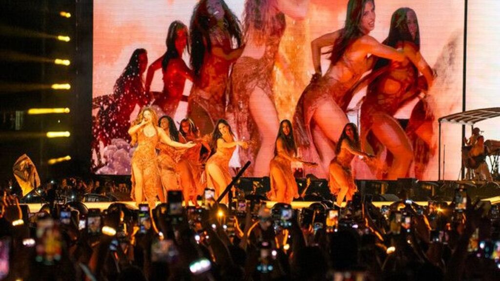 Así fue la invitación que envió a la Filarmónica de Mujeres para su show de cierre