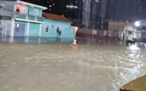 Fuertes lluvias azotaron Maracaibo por onda tropical