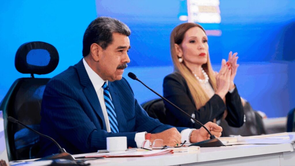 Maduro reitera «¡War no!» y rechaza despliegue militar de EEUU