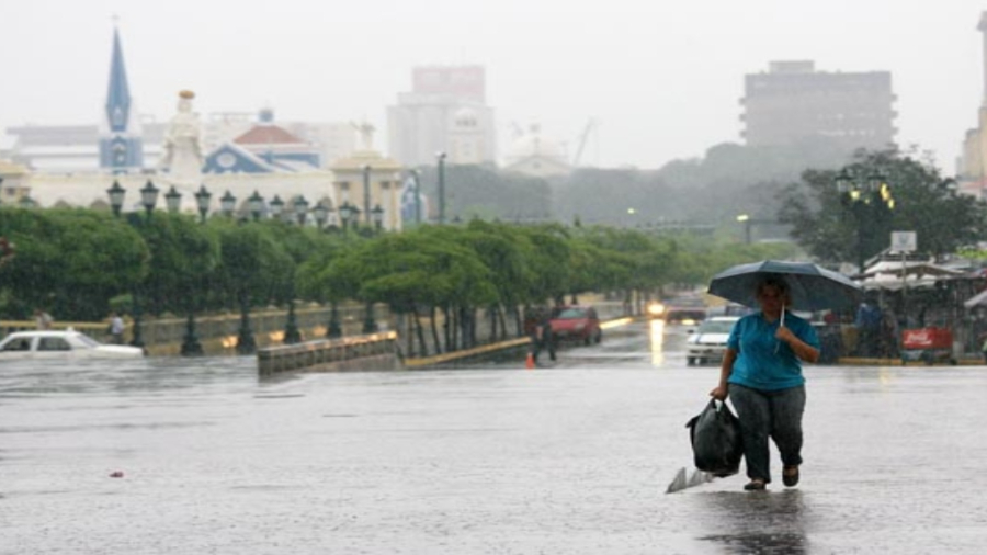 Onda tropical atraviesa Venezuela e Inameh pronostica fuertes precipitaciones