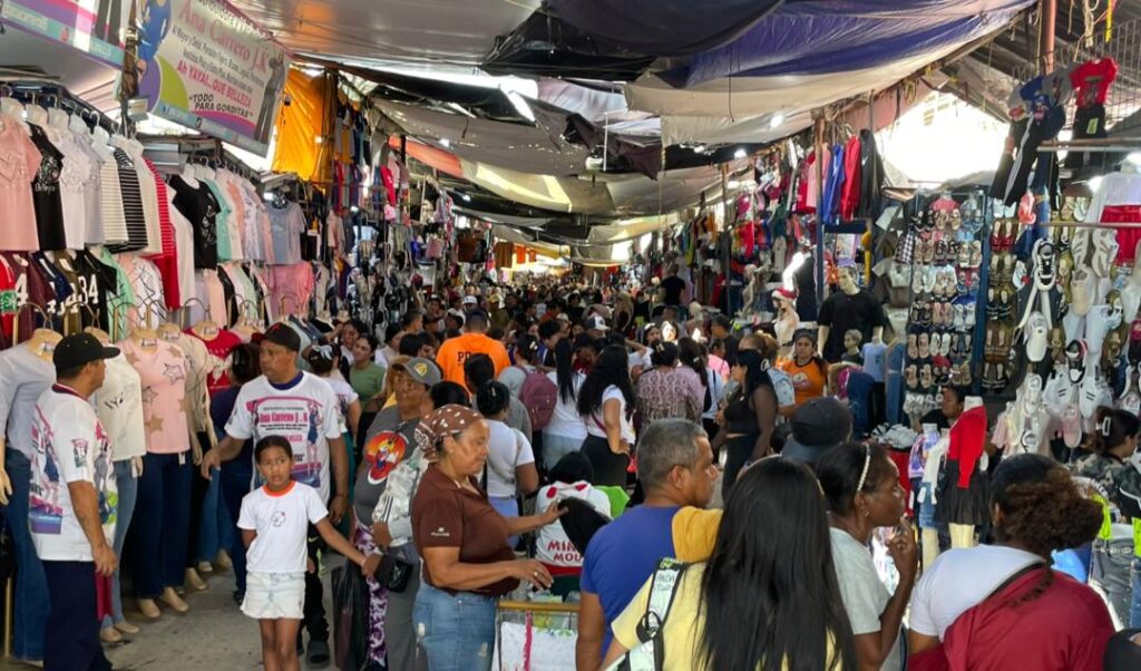 Bullicio y bolsillos: compras navideñas desbordan el centro de Maracaibo