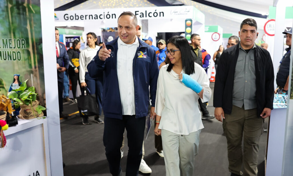 Delcy Rodríguez anuncia éxito en expo transporte y resiliencia ante el «bloqueo»