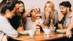 Juegos de mesa y planes caseros para pasar el 1 de enero con amigos sin gastar mucho