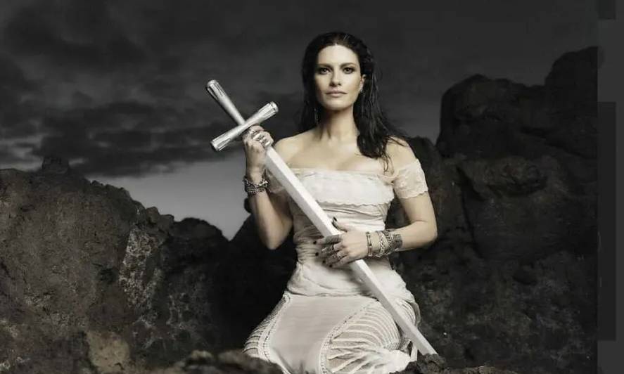 Laura Pausini presenta la lista de canciones de su álbum «Yo canto 2»