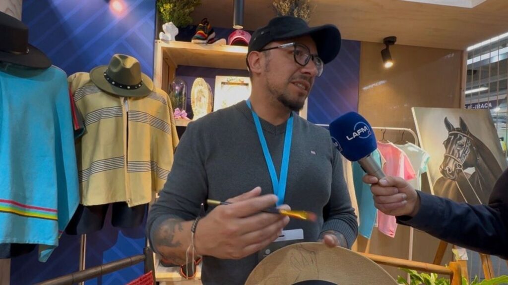 Privados de la libertad exhiben su arte y emprendimiento en Expoartesanías 2025